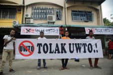 Tolak Tarif UWTO Buruh...