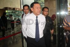KPK Periksa Eks Menteri...