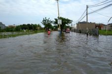 Banjir Landa Sejumlah...