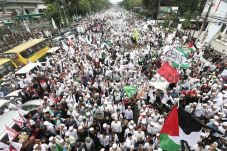 Demo 4 November Diprediksi...