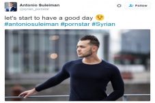 Jadi Bintang Porno,...