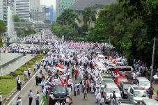 Demo 4 November Dipicu...