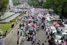 Demonstran Marah ketika...