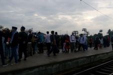 Ribuan Warga Karawang...
