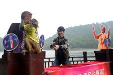 Monyet Peramal di China...