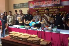 Melawan Saat Ditangkap,...