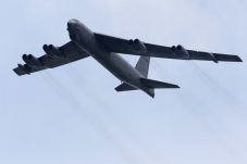 Pesawat Pengebom B-52...