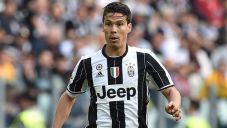 Gelandang Juventus Tolak...