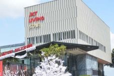JKT Living Star Hadir...