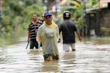 Banjir Terjang Thailand,...