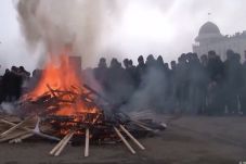 Pastikan ISIS Penipu,...