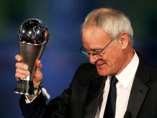 Ranieri Pelatih Terbaik...