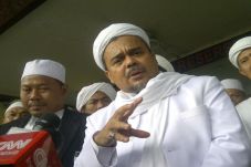Habib Rizieq Minta Tayangkan...