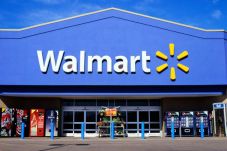 Walmart Berencana PHK...
