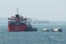 Tugboat Nyangkut di...
