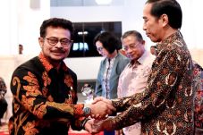 Gubernur Sulsel Raih...