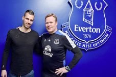 Schneiderlin Resmi Bergabung,...