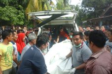 Terseret Arus Sungai...