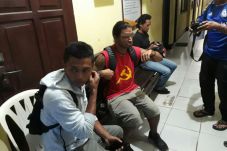 Turis Asal Amerika Pakai...