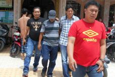 Aparat Polresta Palembang...