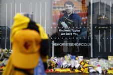 Watford Gelar Penghormatan...