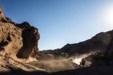 Juarai Reli Dakar 2017,...