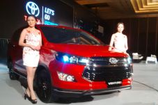 Toyota Innova New Venturer...