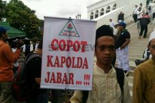 FPI Desak Kapolri Copot...