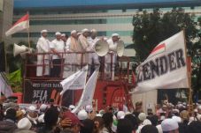 Pimpin Demo FPI, Habib...