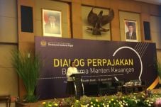 Rayu Pendeta Ikut Tax...