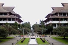 Peringkat ITB Naik 30...