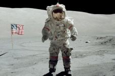 Cernan, Orang Terakhir...