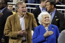 Eks Presiden HW Bush...