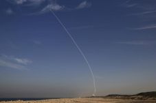 Israel Kerahkan Sistem...