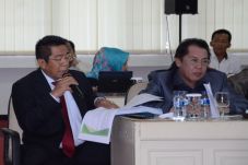 Kedatangan Henry Yosodiningrat...