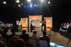 Debat Perdana Pilkada...