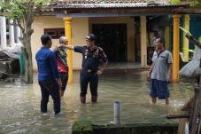 Banjir Masih Rendam...