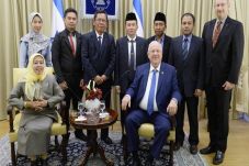 Temui Presiden Israel,...