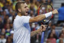 Dan Evans Kesulitan...