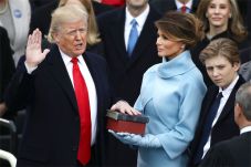 Donald Trump: Proteksi...