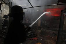Pasar Senen Terbakar,...