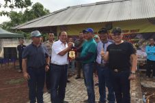 Melalui Kontes Burung,...