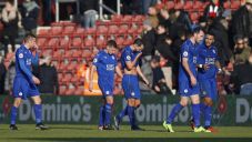 Dibantai Southampton,...