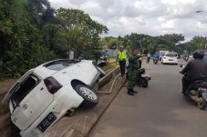 Toyota Etios Tabrak...