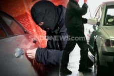 Bobol Mobil PNS Bekasi,...