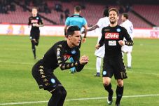 Napoli Lolos ke Semifinal...
