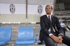 Allegri Kecewa dengan...