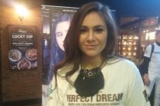 Adegan Ciuman Wulan...