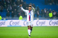 Memphis Depay: Hubungan...