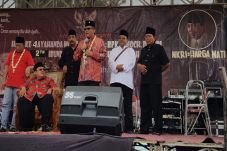 Hadiri Haul Tokoh Surabaya,...